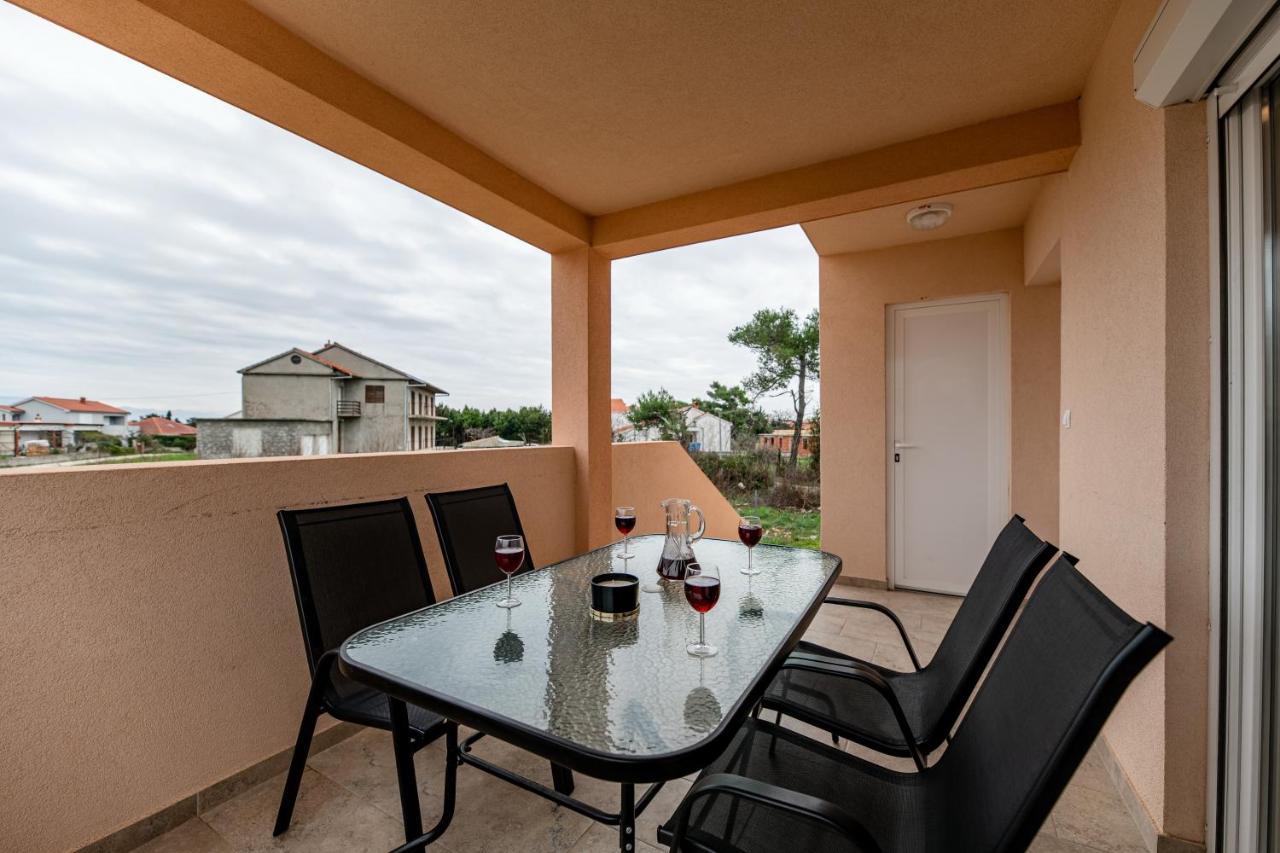 Holiday Home Aria Nin Exterior photo