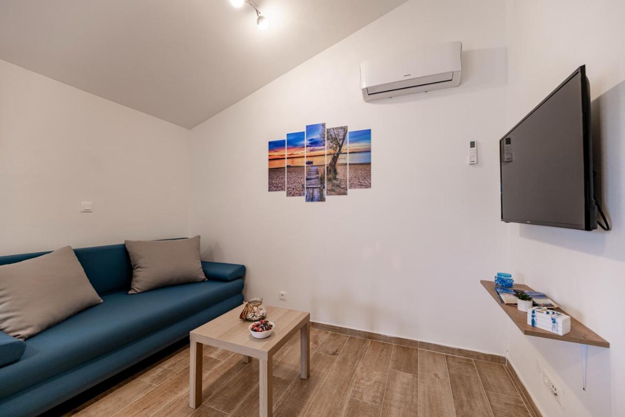 Holiday Home Aria Nin Exterior photo